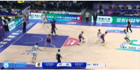 体育视频直播-神来之笔！杰曼弧顶持球单打 后撤步加长三分压哨命中