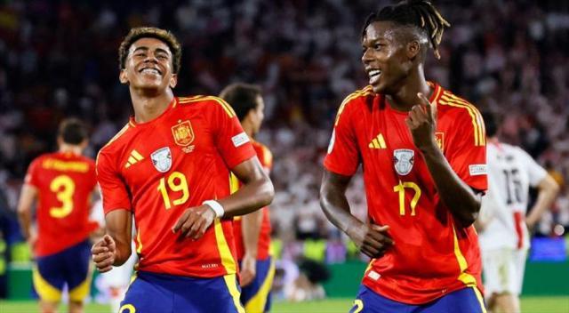 1720928365131053605.jpg yamal nico.jpg