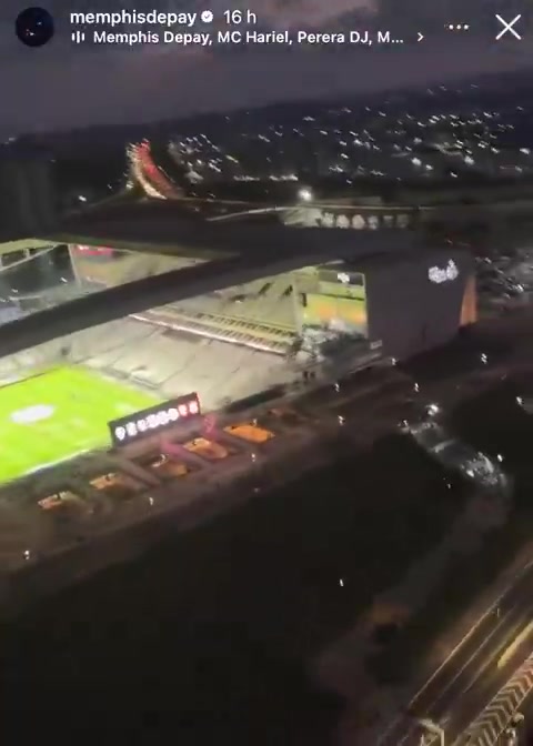 开云体育-拉风！德佩乘坐直升机抵达球场，现场观看科林蒂安巴甲比赛